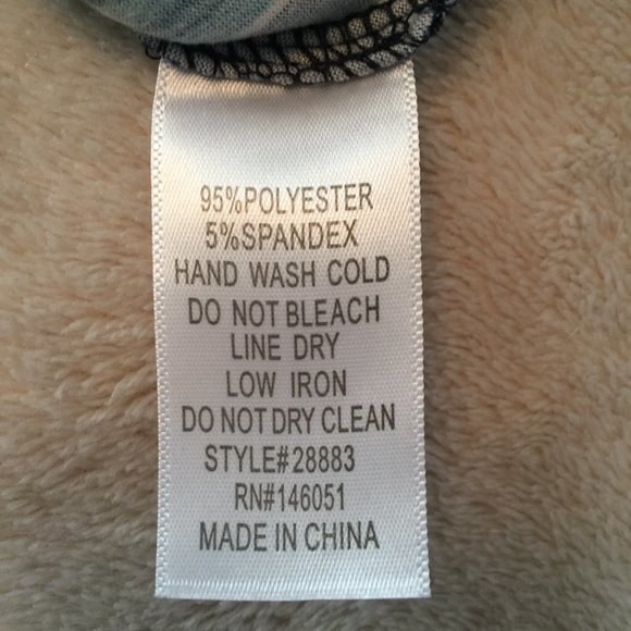 ❤️4/$20 MONTEAU crop top sz M - Picture 5 of 5